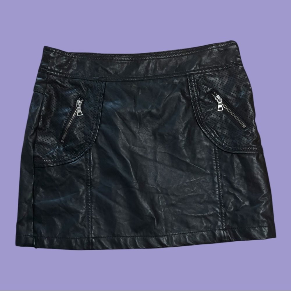 Black Mini Pencil Skirt for Night Out